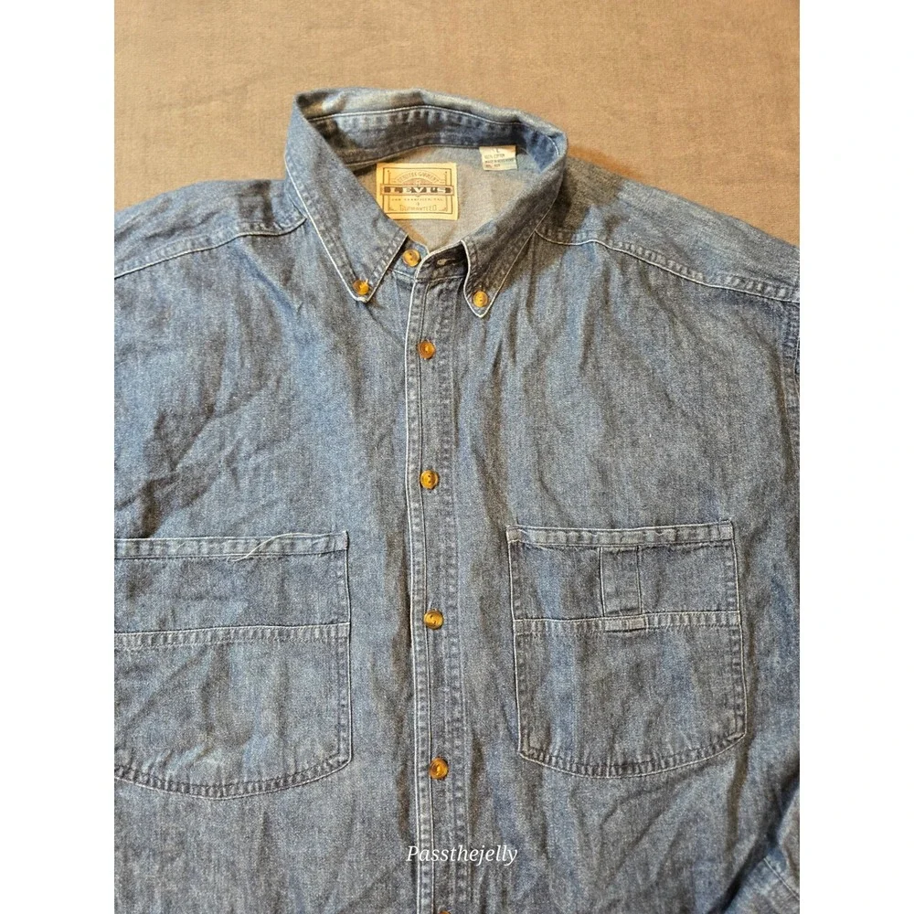Levis excellent used